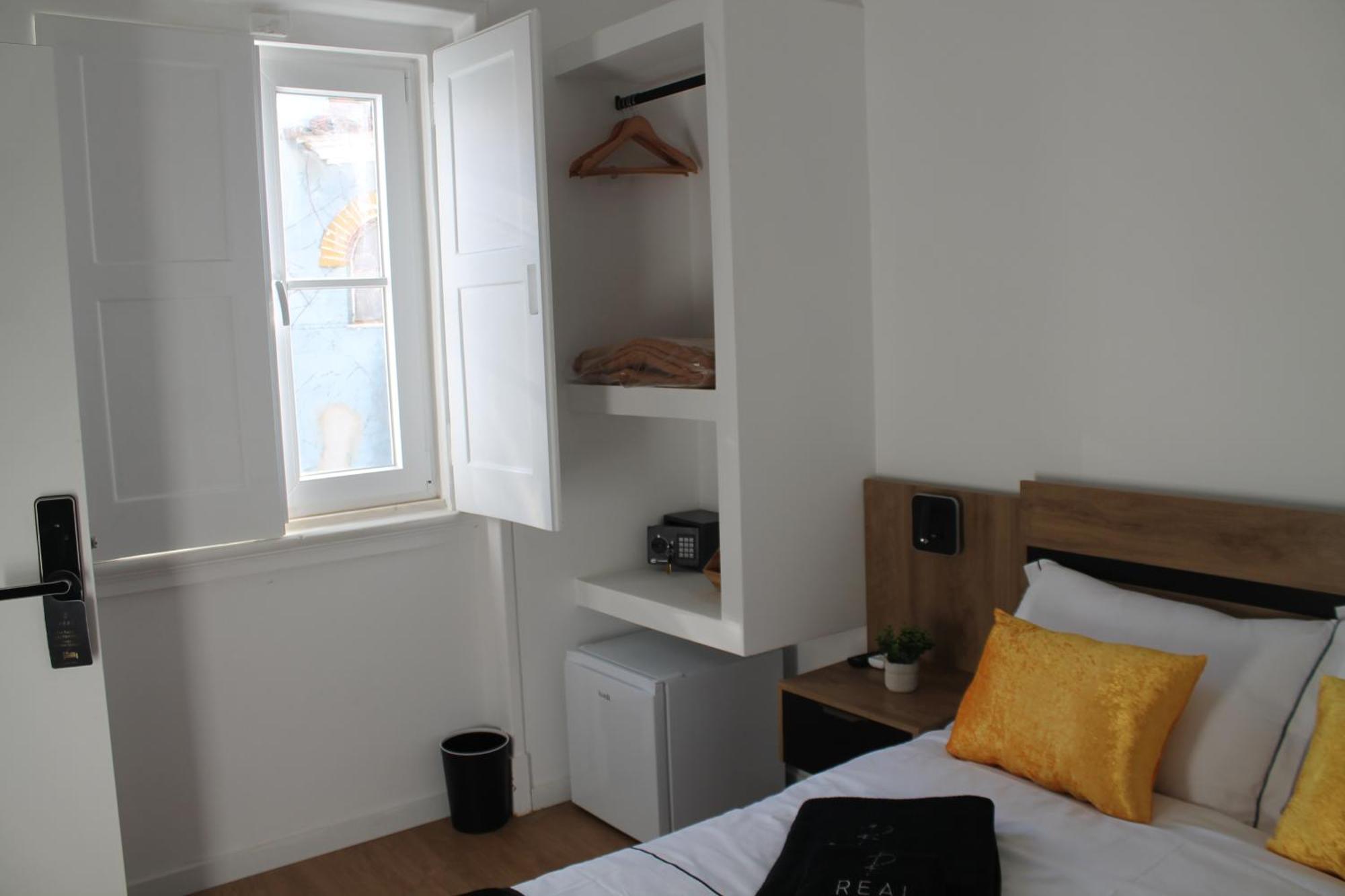 Real Guest House Costa de Caparica Luaran gambar